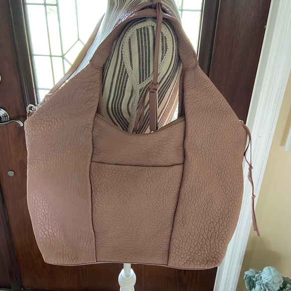Vince Camuto Mauve leather pleated tote/crossbody/shoulder bag - Picture 17 of 17